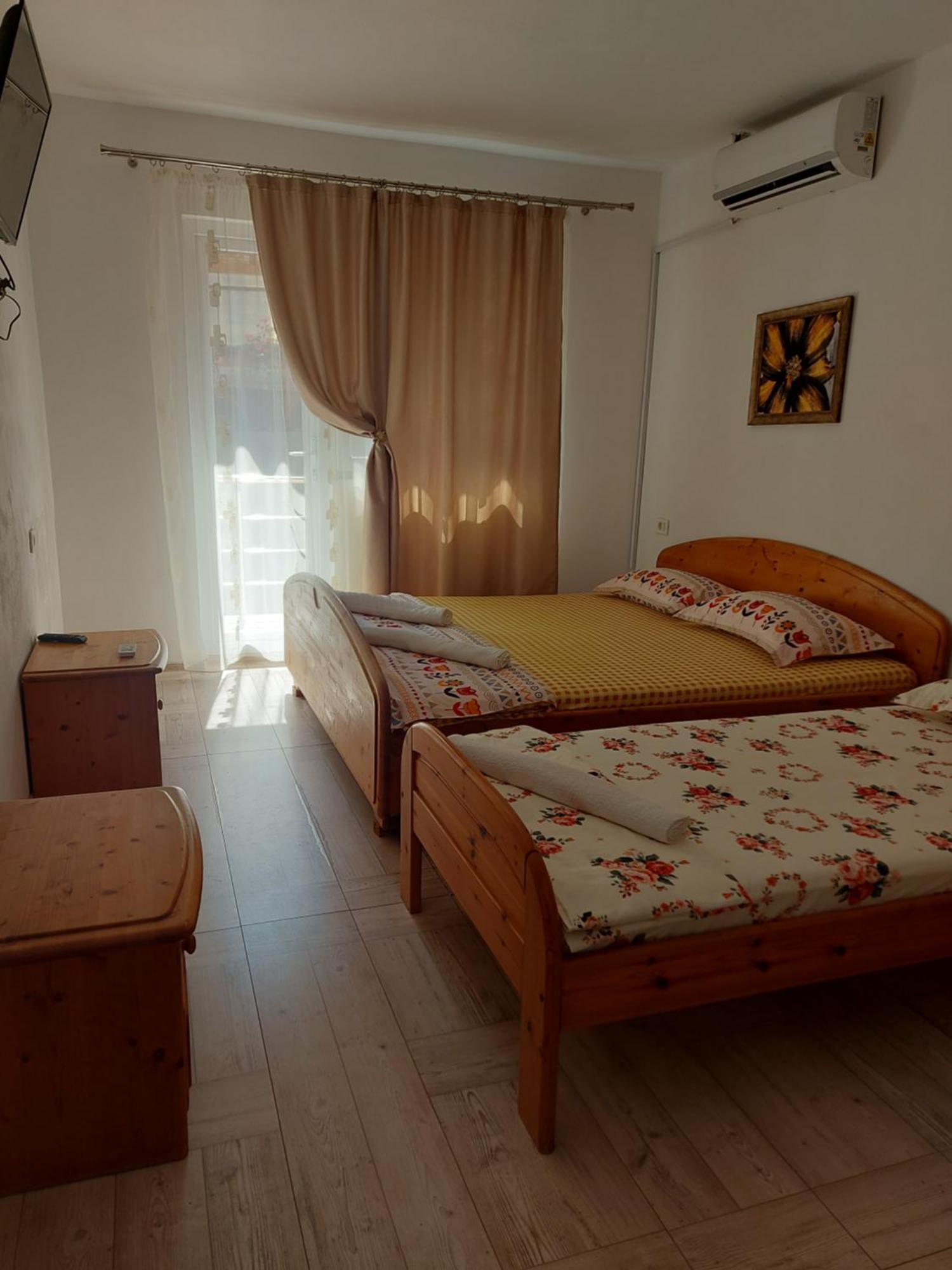 Casa Dalys Hotell Orşova Rum bild